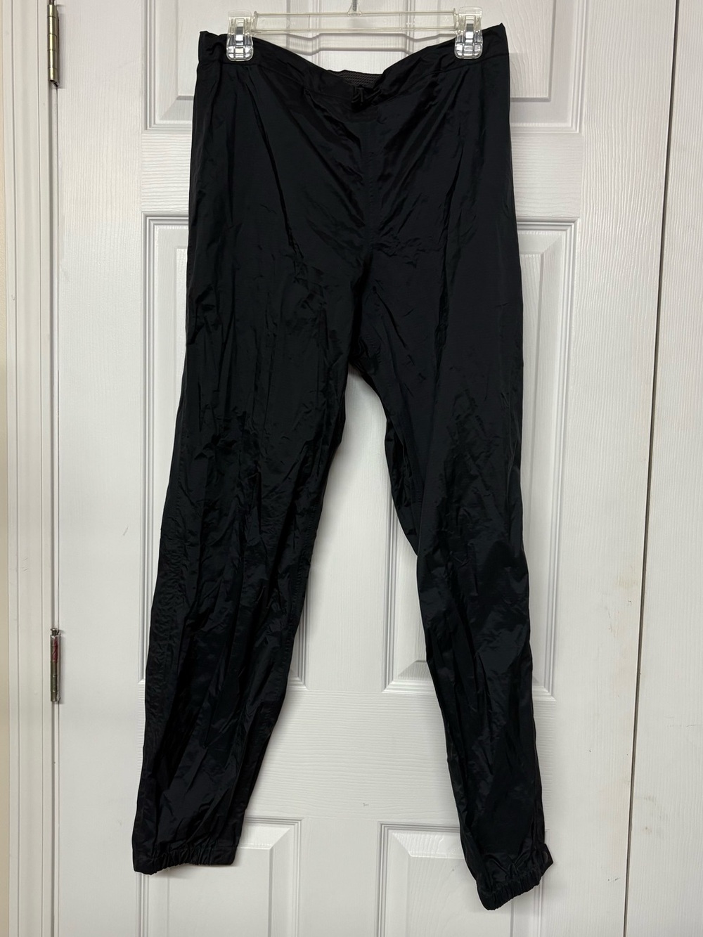 Patagonia Women's Nylon Black Rain Pants Hiking Zip Ankle Elastic Waist Sz M